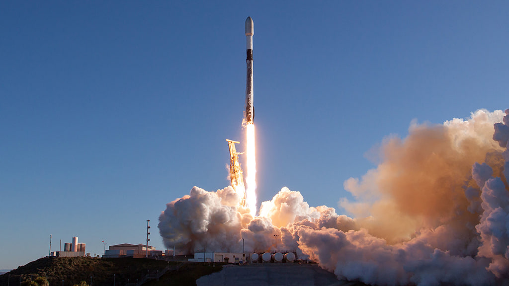 SpaceX Falcon 9 Liftoff