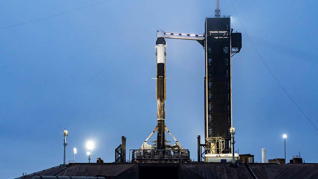 SpaceX Falcon 9 and Dragon Spacecraft vertical on launch pad