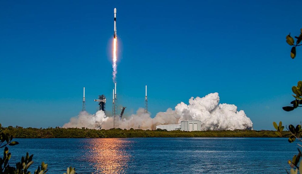 SpaceX Falcon 9 Rocket Lifting off