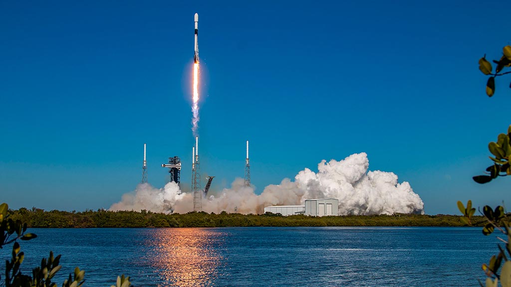 SpaceX Falcon 9 Rocket Lifting off