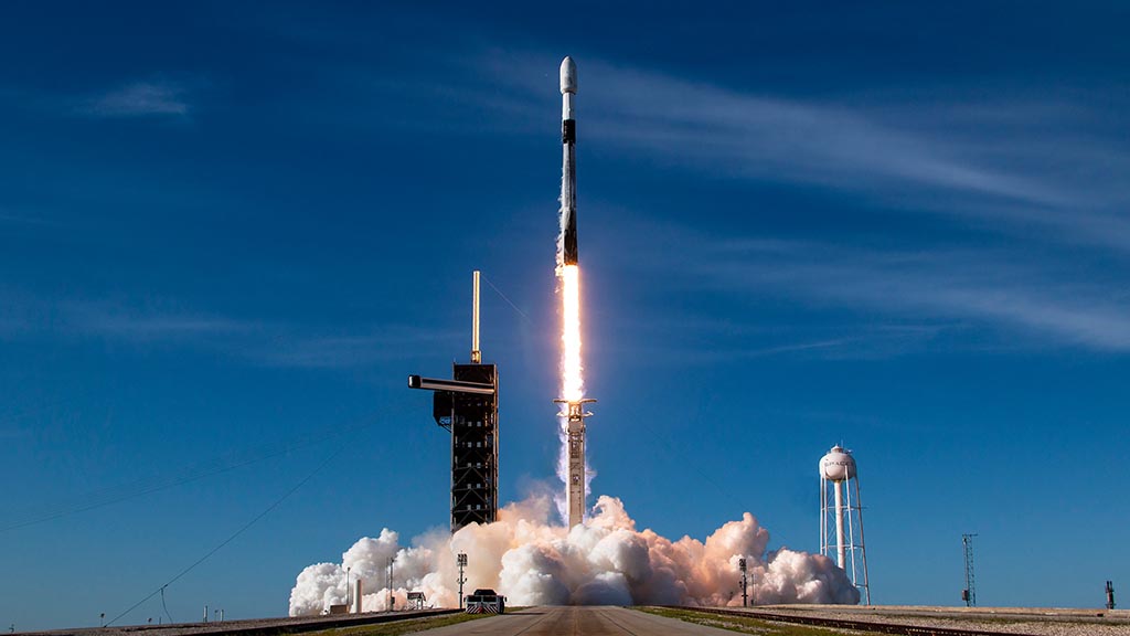 SpaceX launching Falcon 9 Vehicle from Launch Complex 39A (LC-39A) at the Kennedy Space Center in Florida with EUTELSAT 36D satellite