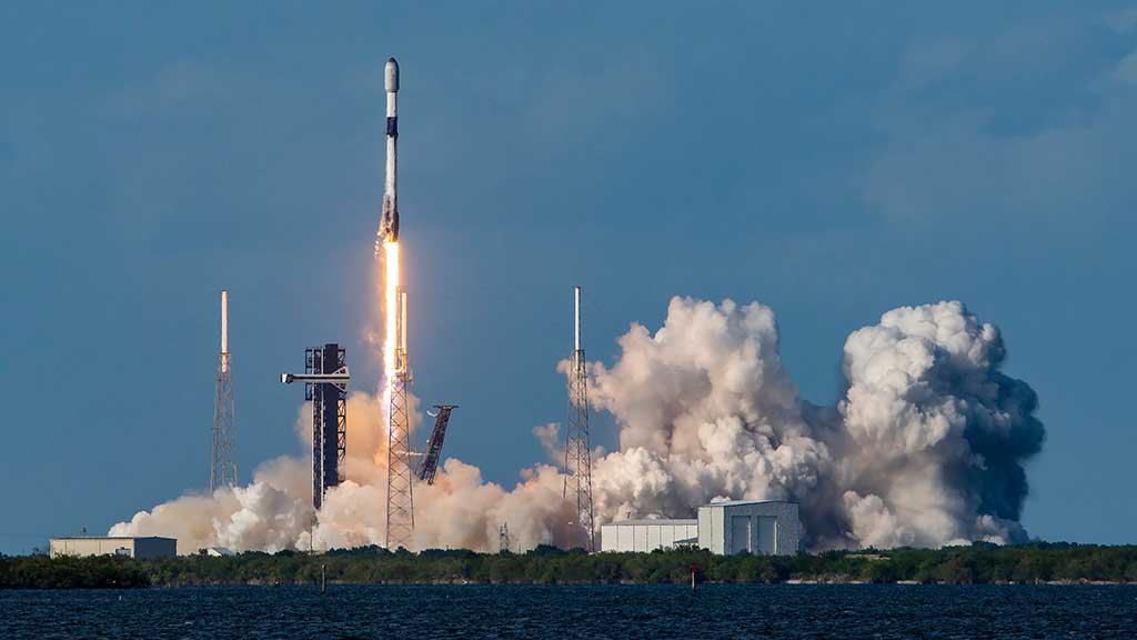 SpaceX Falcon 9 Lifting off from Space Launch Complex 40 at Cape Canaveral Space Force Station in Florida 