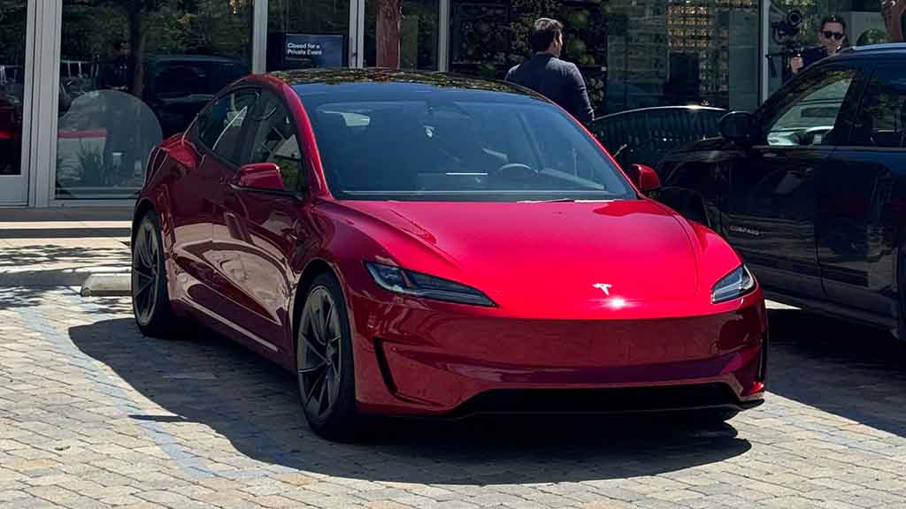 Tesla Model 3 Ludicrous Red