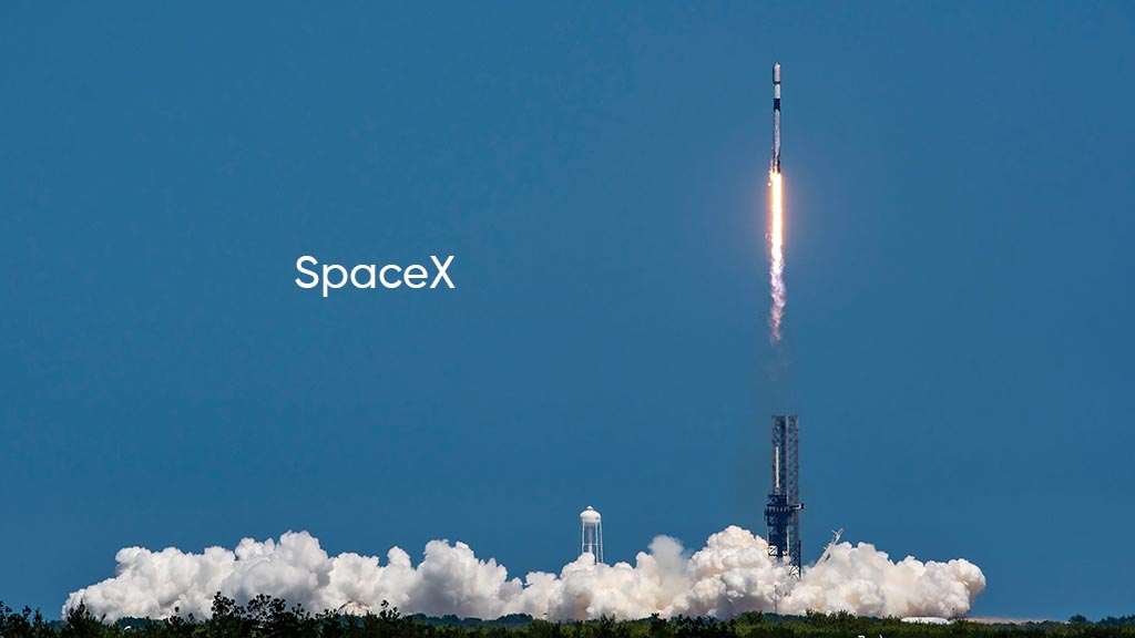 SpaceX Falcon 9 Liftoff