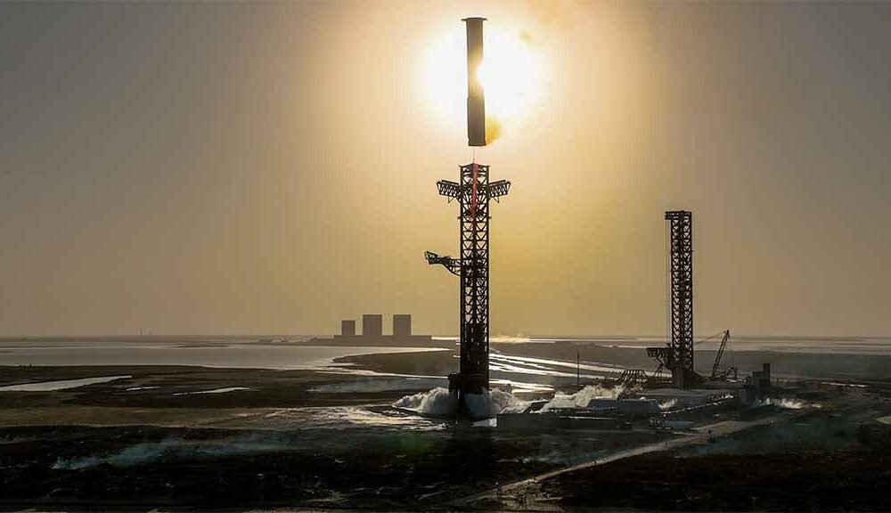 SpaceX Starship Super Heavy Tower Catch
