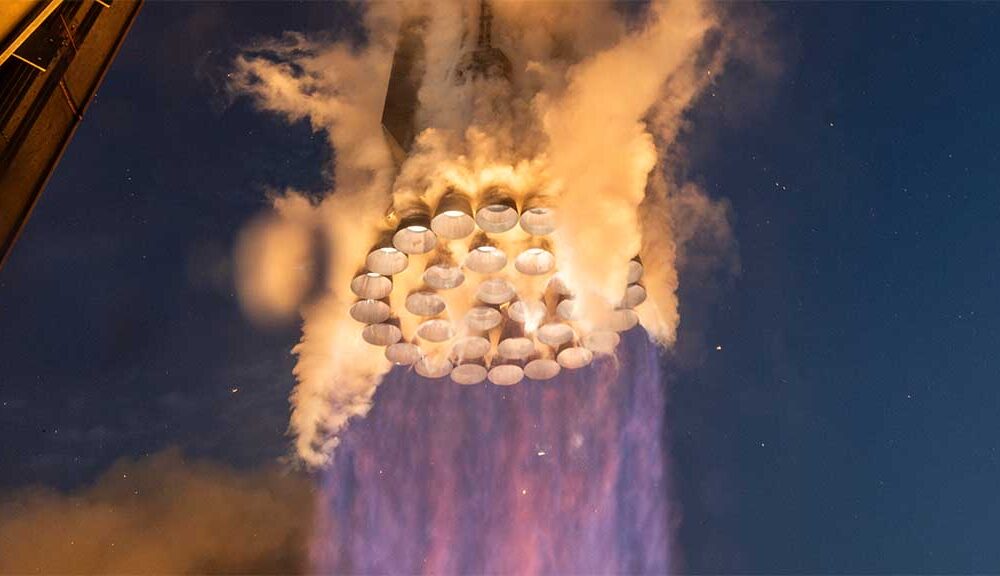 SpaceX Super Heavy booster liftoff