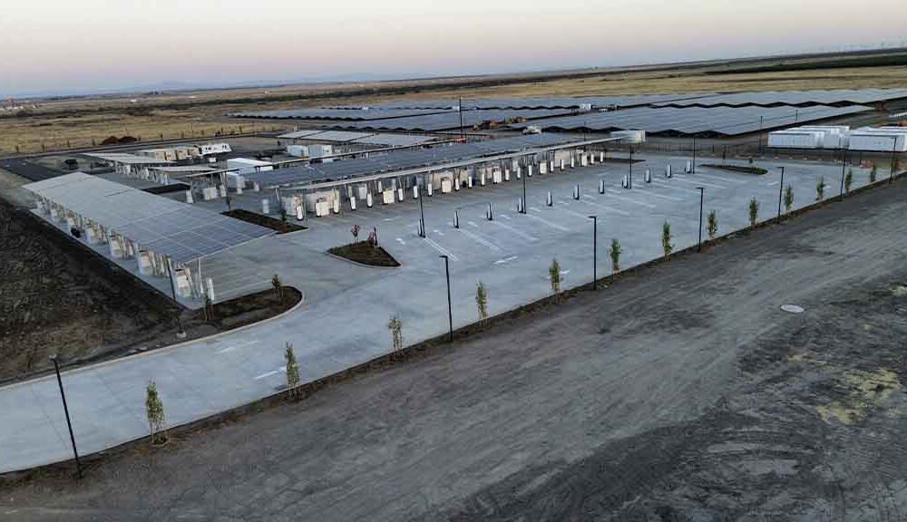 168 stalls, largest Tesla Supercharger in Lost Hills, California