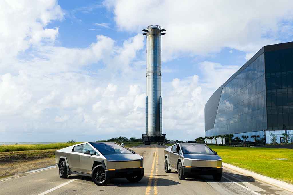 SpaceX Booster Transportation from Mega Bay to the launch at Starbase, Texas
