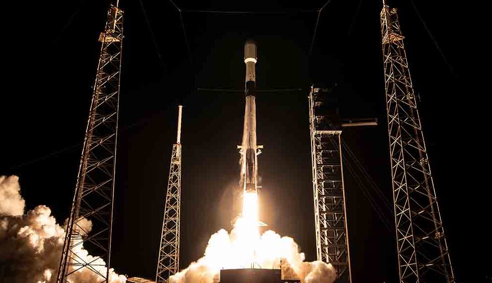 SpaceX Falcon 9 rocket lifting off