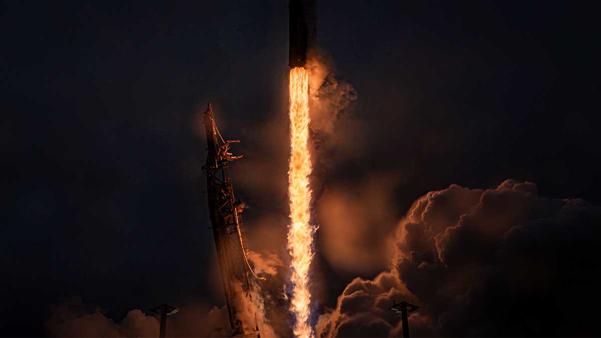 SpaceX launches Falcon 9 from Space Launch Complex 4 East (SLC-4E)